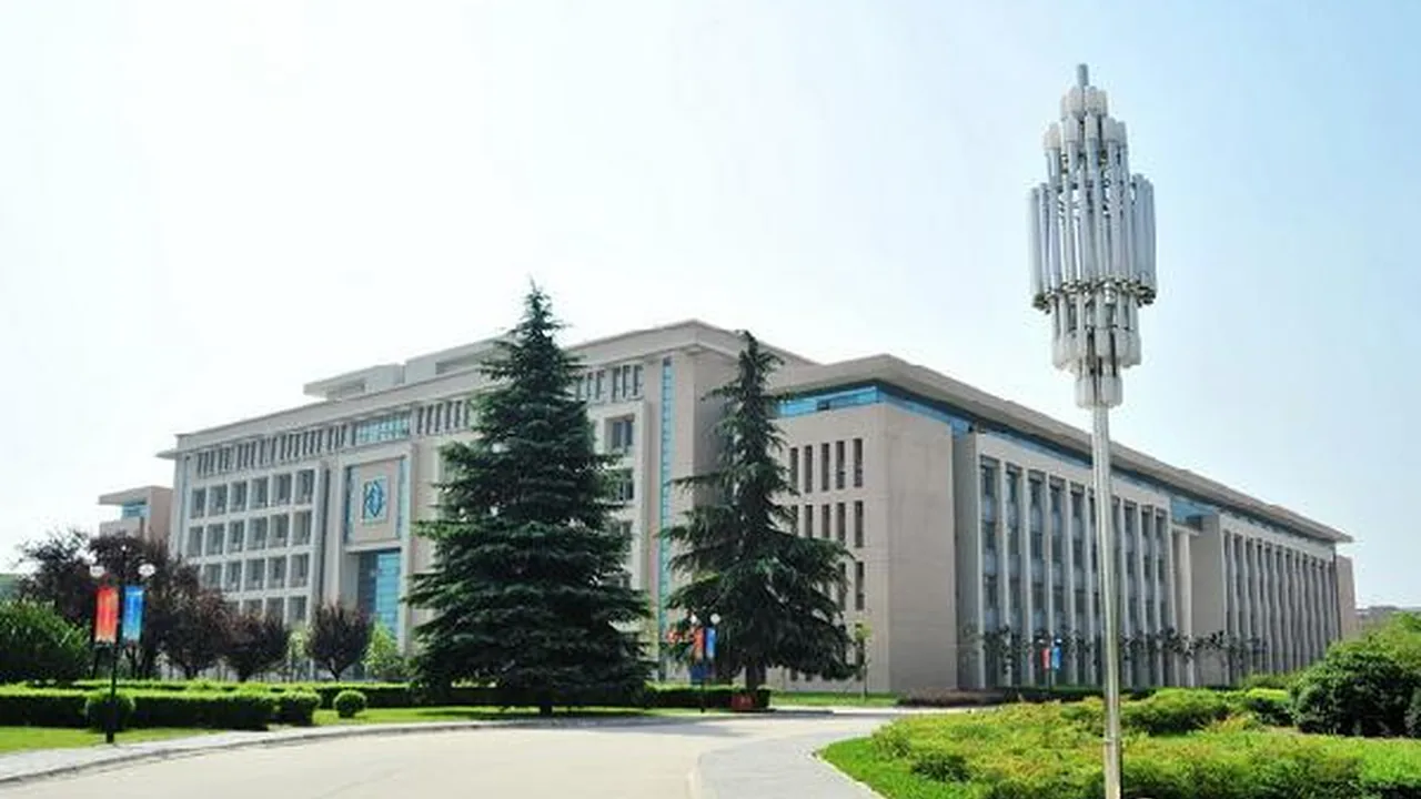 Учебный корпус на официальной странице «Кампус»; публикация 2014 года, текущий вид не подтверждён